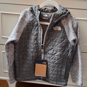NWT The North Face Kids Quilted Gray Puffer Jacket